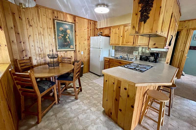 Pinetop Vista Cabins, Cabin 3 Eagle's Nest Kitchen View