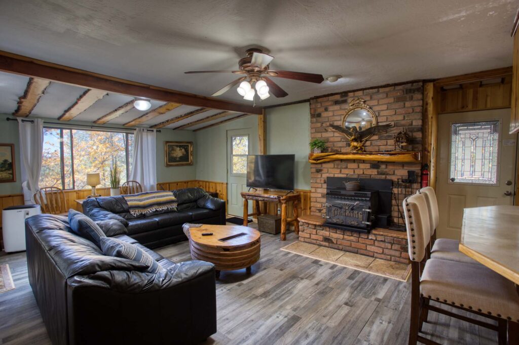 Cabin 3: Living Room