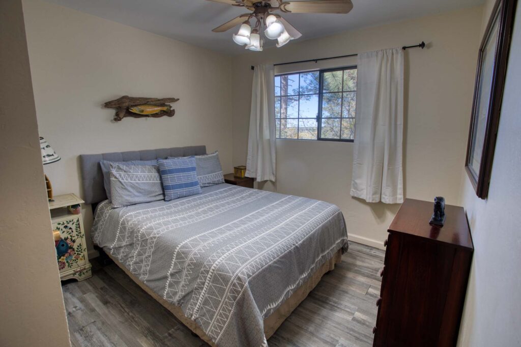 Pinetop Vista Cabins, Cabin 1: Bedroom View